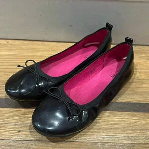 Kenneth Cole Reaction flats